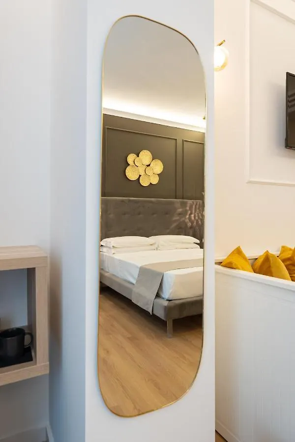 Toledo Relais Suites - By Pera Rooms Collection Naples Guest house