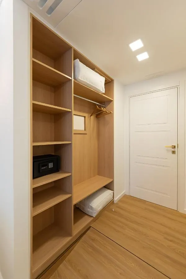 Toledo Relais Suites - By Pera Rooms Collection Naples Guest house